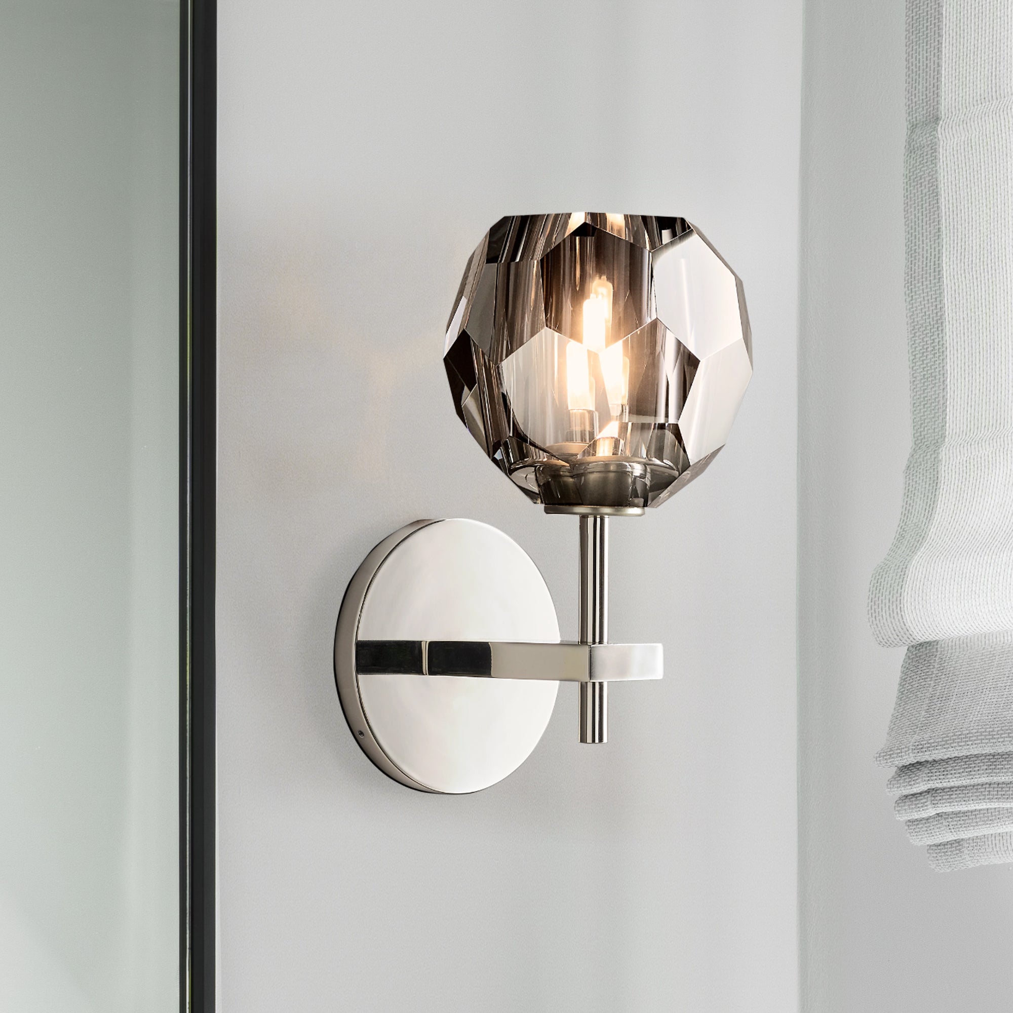 A closer look at Crystal Glass Wall Decorative Ideas