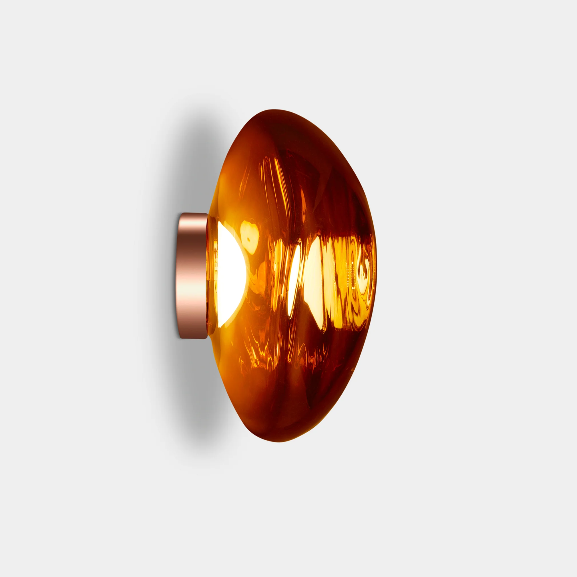 imgi_57_Melt-Medium-Surface-Light-EU-MESS03CO-WEUM2_4800x6400_crop_center.png__PID:d060fe34-8f92-41d7-8efe-54f5aea7b55e